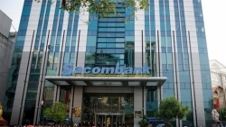 Sau chị gái, đến lượt vợ “sếp” Sacombank vi phạm giao dịch cổ phiếu STB