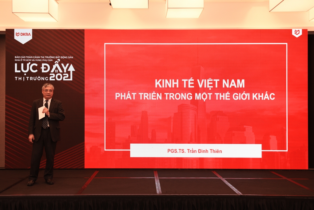 Ông Trần Đình Thiên - Nguyên Viện trưởng Viện Kinh tế Việt Nam trình bày những chính sách tài chính và kinh tế vĩ mô cho năm 2021