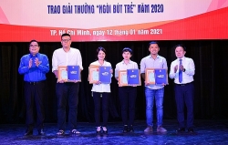 Thành đoàn TP HCM trao giải thưởng Ngòi bút trẻ năm 2020