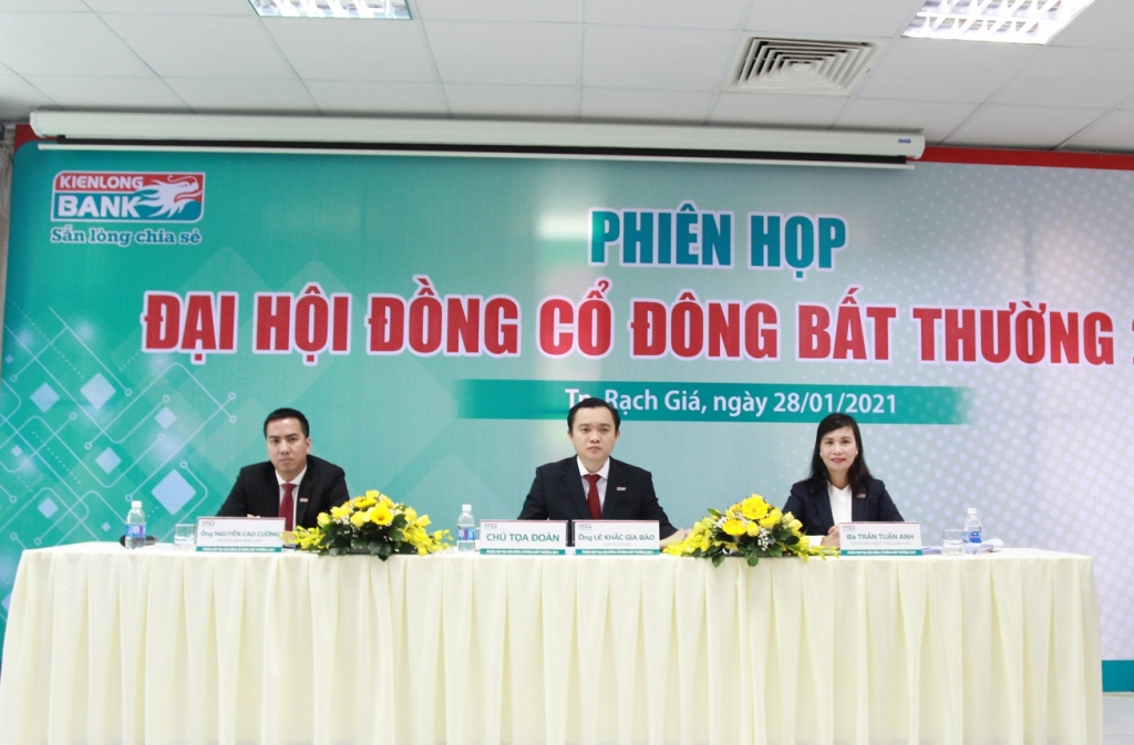 Chủ tọa đoàn phiên họp ĐHĐCĐ bất thường 2021