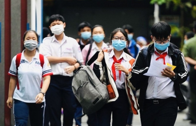 Gần 100.000 học sinh TP HCM thi vào lớp 10