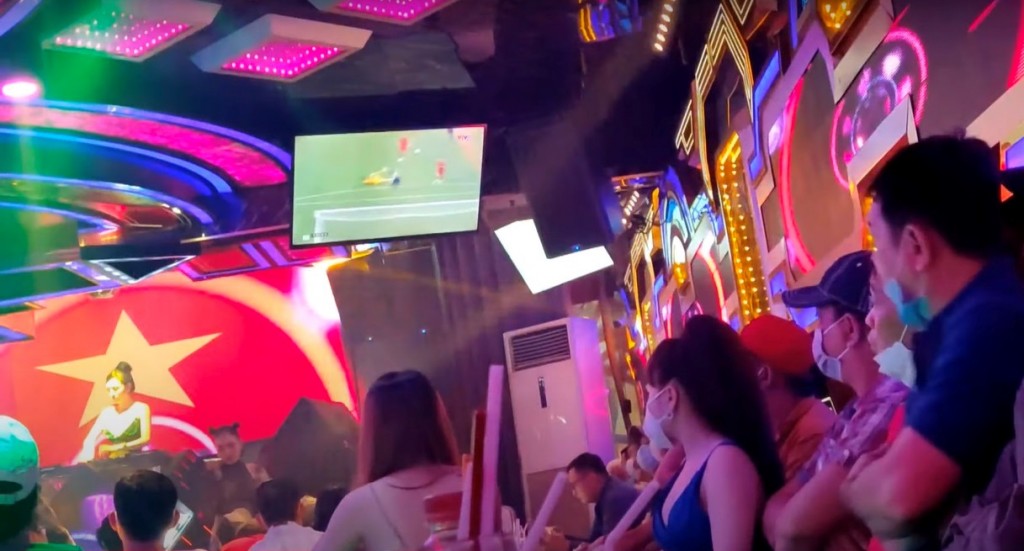 TP Hồ Chí Minh cho phép các quán ăn, dịch vụ vũ trường, karaoke hoạt động trở lại nhưng phải đảm bảo phòng dịch và không gây tiếng ồn