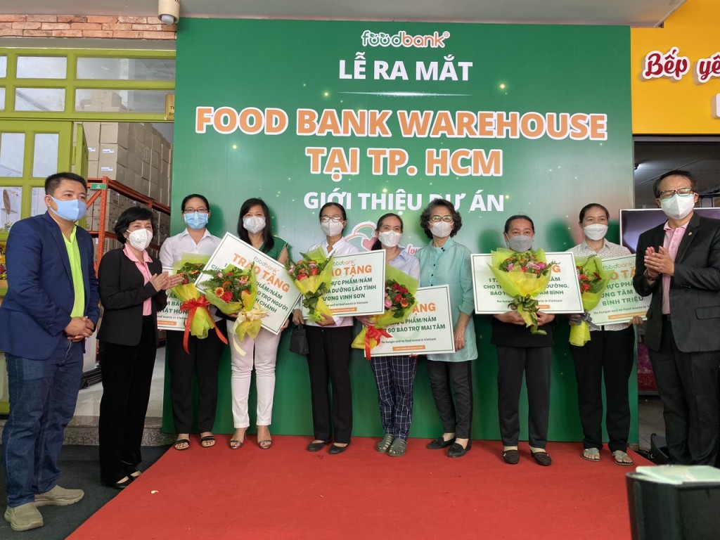 Ngân hàng Thực phẩm Việt Nam (FoodBank Việt Nam) đã chính thức ra mắt kho lưu trữ thực phẩm cho người khó khăn đầu tiên tại Việt Nam 