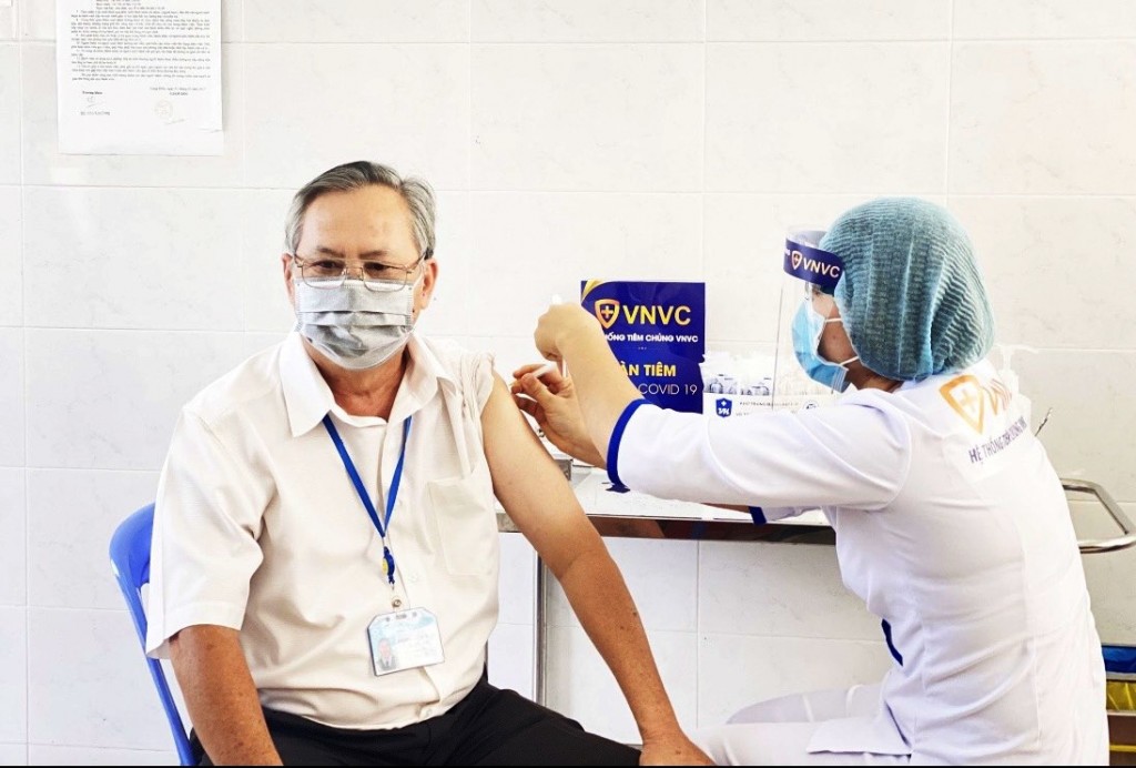 TP Hồ Chí Minh tổ chức đợt cao điểm xét nghiệm nhanh COVID-19 cho người trên 65 tuổi, có bệnh nền