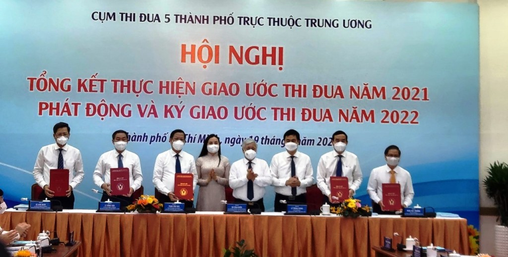 Cụm thi đua 5 thành phố trực thuộc Trung ương ký giao ước thi đua năm 2022