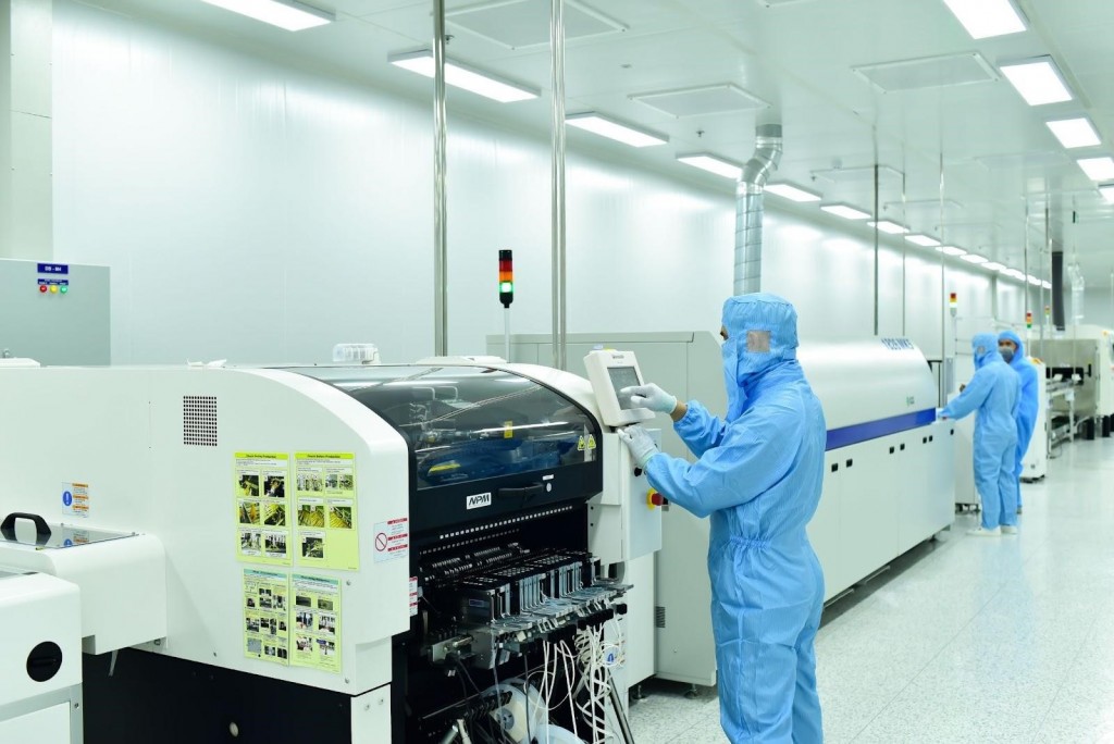 Dây chuyền hiện đại bên trong nhà máy sản xuất của Unicloud tại khu công nghệ cao, TP.HCM