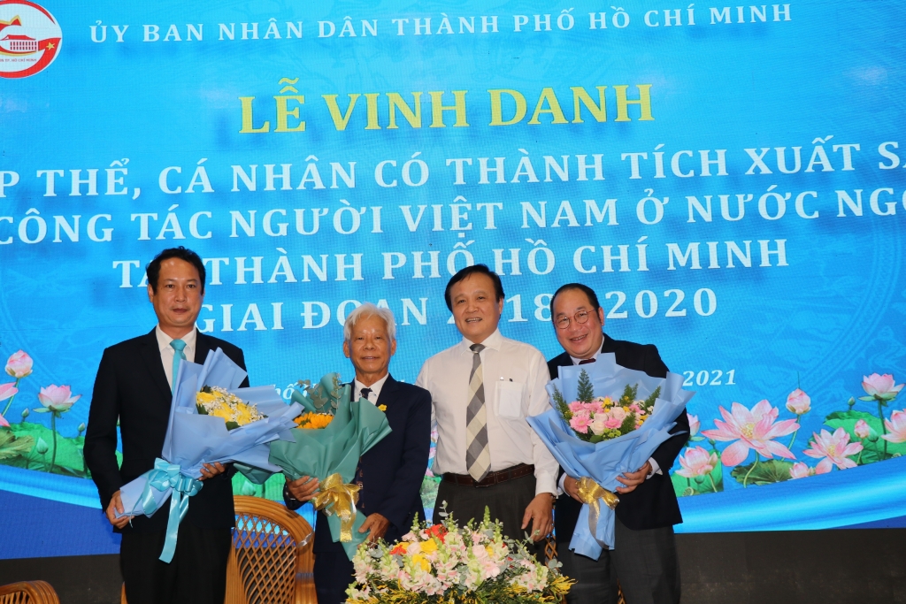 2.	Lễ vinh danh tập thể, cá nhân có thành tích xuất sắc trong công tác người Việt Nam ở nước ngoài tại TP Hồ Chí Minh giai đoạn 2018- 2020