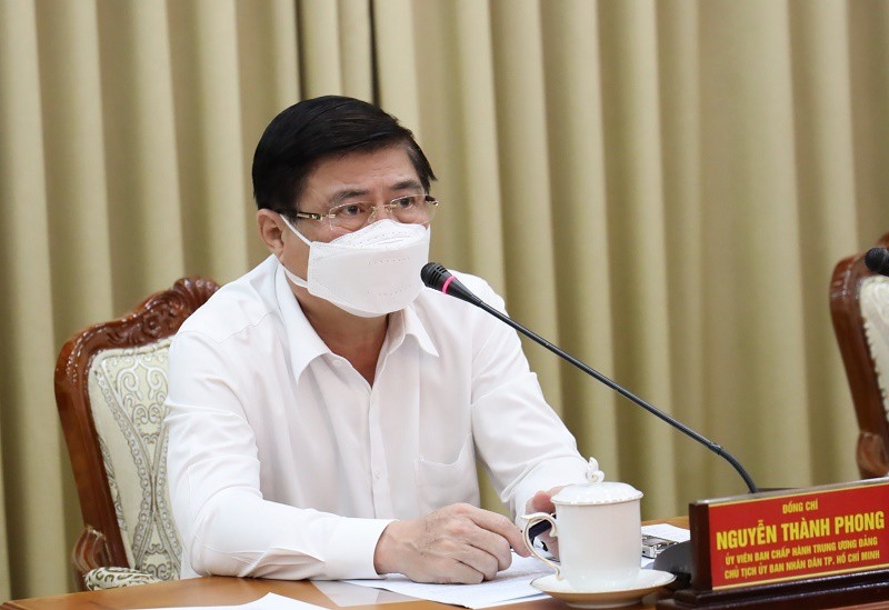 Chủ tịch UBND TP HCM Nguyễn Thành Phong yêu cầu dừng hoạt động karaoke, bar, vũ trường từ 18h chiều 30/4