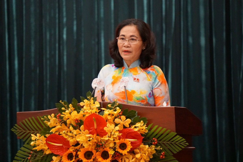 Phó Bí thư Thành ủy, Chủ tịch HĐND TP Hồ Chí Minh Nguyễn Thị Lệ phát biểu khai mạc kỳ họp