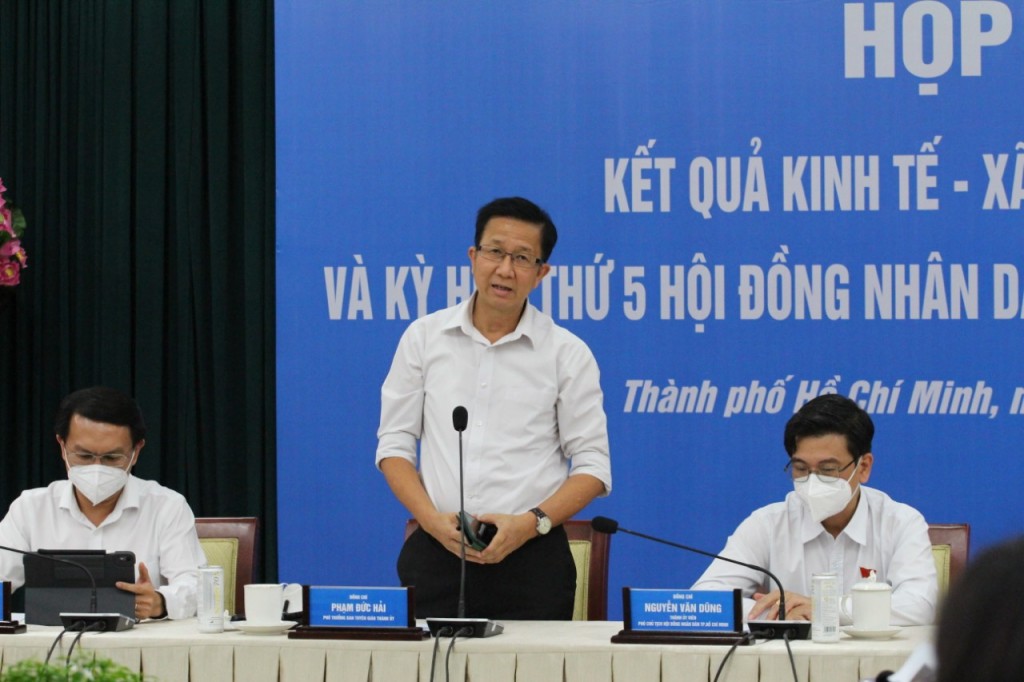Phó Trưởng Ban Tuyên giáo Thành ủy Phạm Đức Hải phát biểu tại buổi họp báo