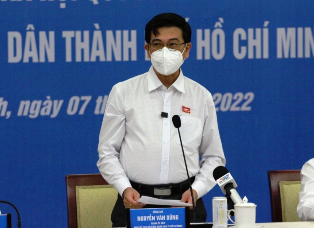 Phó Chủ tịch HĐND TP Hồ Chí Minh Nguyễn Văn Dũng thông tin tại buổi họp báo
