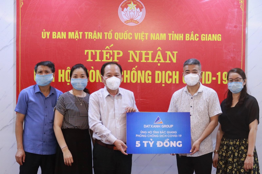 Tập đoàn Đất Xanh trao tặng 5 tỷ đồng cho Ủy ban Mặt trận Tổ quốc tỉnh Bắc Giang ngày 22/05/2021