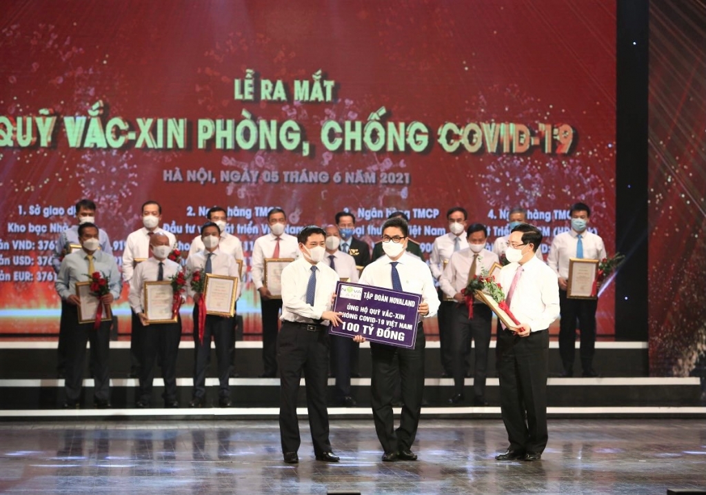 Tập đoàn Novaland chung tay đóng góp 100 tỷ đồng đến Quỹ vắc xin phòng Covid-19