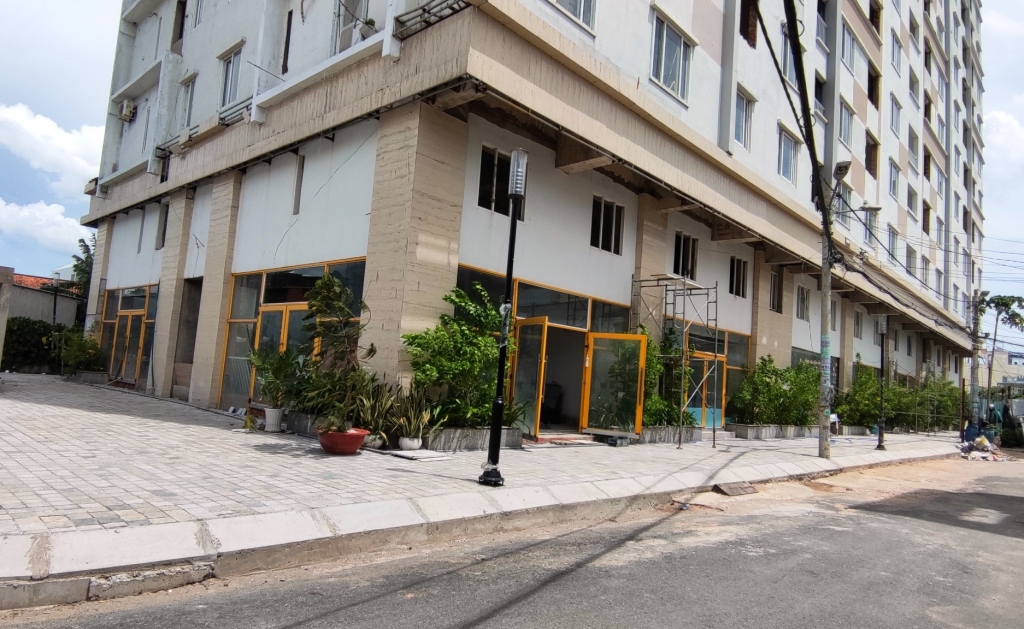 Dự án Tân Bình Apartment (số 32 Hoàng Bật Đạt, Phường 15, quận Tân Bình, TP HCM) một lần nữa khiến dư luận quan tâm