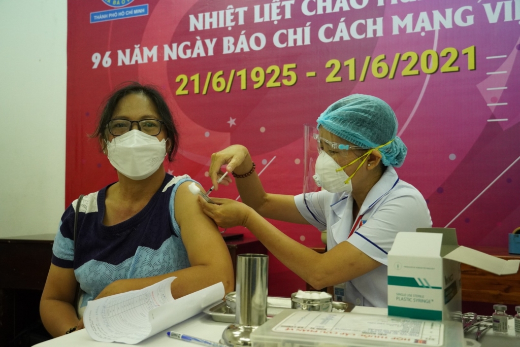 TP HCM đang tiến hành chiến dịch tiêm chủng vaccine Covid-19 lớn nhất từ trước tới nay 