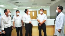 Bí thư Thành ủy TP HCM Nguyễn Văn Nên thăm Bệnh viện Hồi sức Covid-19