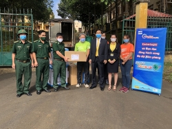 Nam A Bank trao tặng hàng ngàn vật phẩm y tế cho bộ đội biên phòng