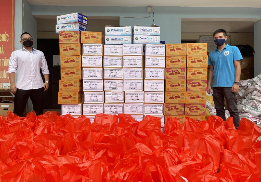 Các phần quà được gửi đến nhiều phường trên địa bàn thành phố Hà Nội (phường Trung Liệt, phường Ô Chợ Dừa; phường Bạch Mai, phường Vĩnh Tuy, phường Vĩnh Phúc, phường Phúc Xá...)