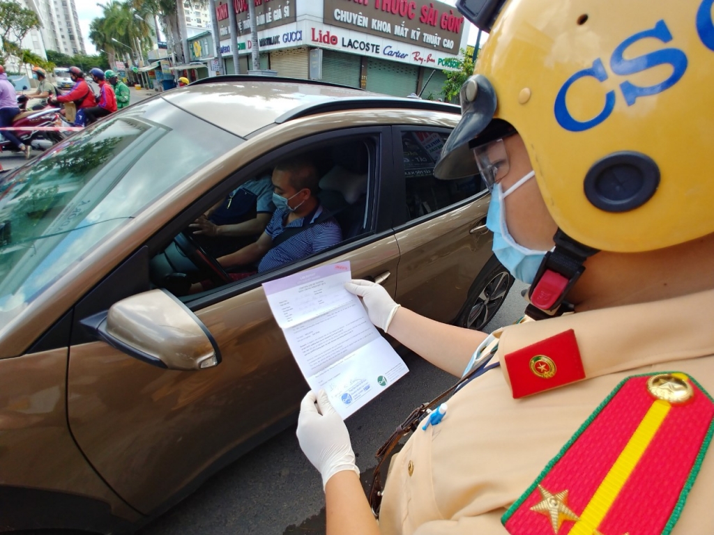 Lái xe đưa người ra sân bay phải đảm bảo nhiều điều kiện bắt buộc