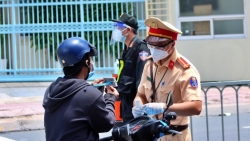 TP Hồ Chí Minh: Nơi nào được quyền cấp giấy trực tiếp cho người dân khi ra đường?