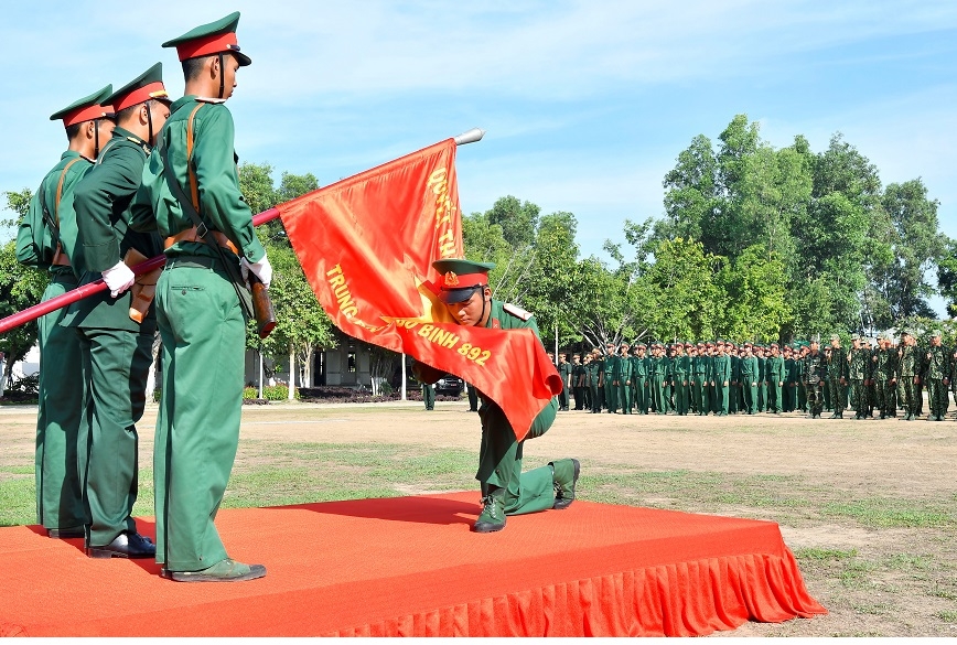 Chiến sĩ mới nhập ngũ tuyên thệ