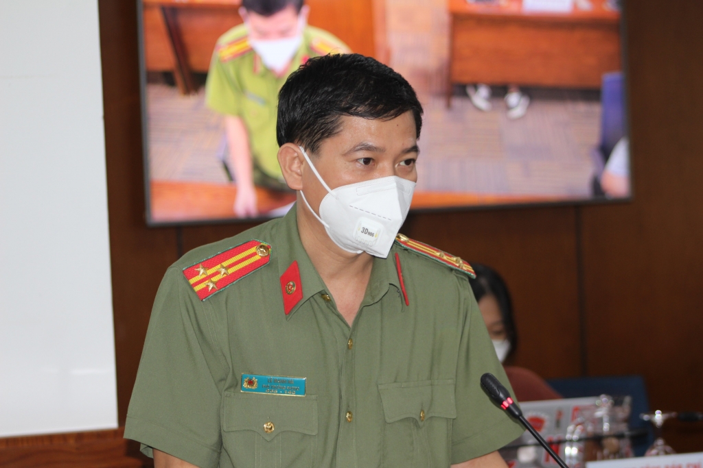 Thượng tá Lê Mạnh Hà, Phó Trưởng phòng Tham mưu Công an TP Hồ Chí Minh tại cuộc họp báo
