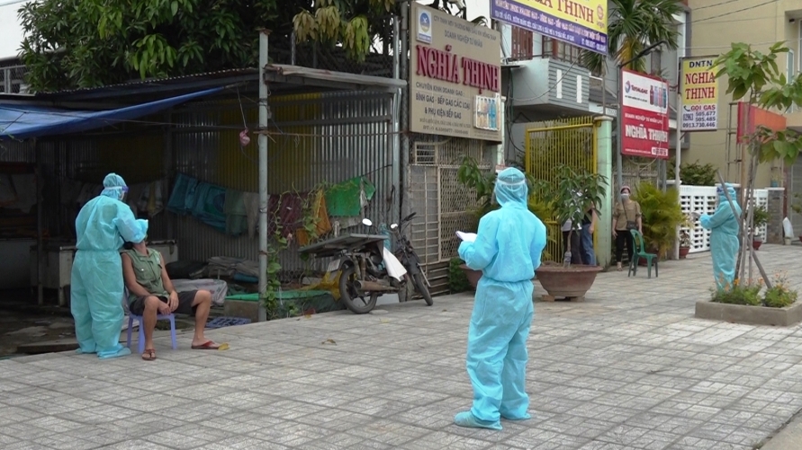 Quân y tỉnh An Giang hỗ trợ lấy mẫu xét nghiệm Covid-19 toàn TP Châu Đốc