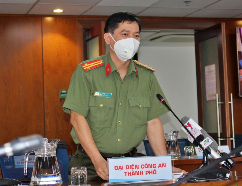 Thượng tá Lê Mạnh Hà, Phó phòng Tham mưu Công an TP Hồ Chí Minh tại buổi họp báo chiều 12/9