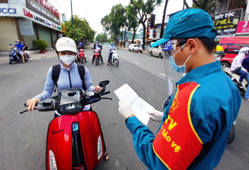 Trường hợp đặc biệt thì công an kiểm tra giấy đi đường.