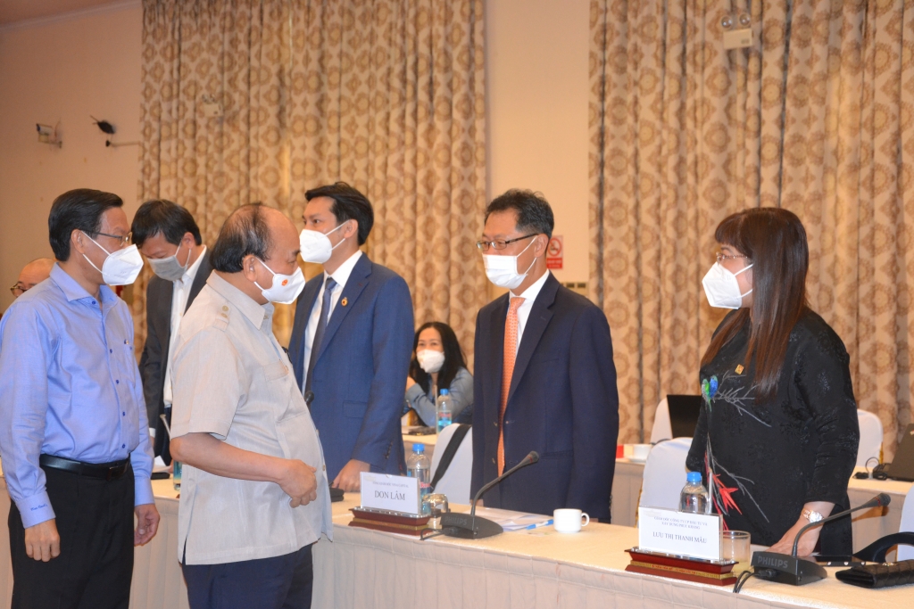 Chủ tịch nước Nguyễn Xuân Phúc đã có buổi gặp mặt với Hội Doanh nhân trẻ Việt Nam tại Hội trường Thống Nhất, TP Hồ Chí Minh