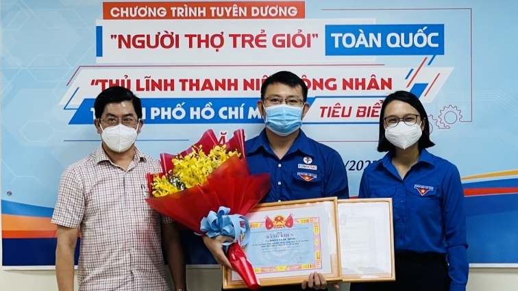 Đoàn viên EVNHCMC được trao giải thưởng “Người thợ trẻ giỏi” toàn quốc