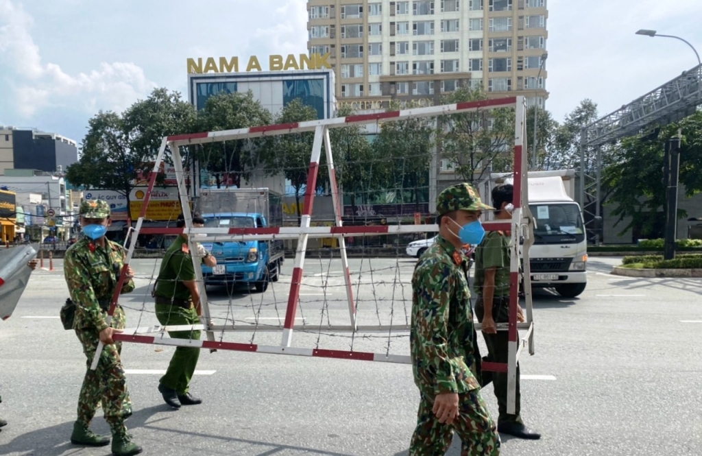 tạm ngưng triển khai các chốt, trạm kiểm soát phòng, chống dịch Covid-19 tại các tuyến đường, cửa ngõ ra - vào thành phố