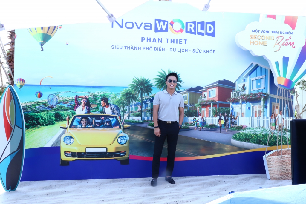 Hồng Đăng chia sẻ NovaWorld Phan Thiet mang lại cảm giác như được sống trong một thành phố sôi động, chứ không phải chỉ nghỉ dưỡng vài ngày.