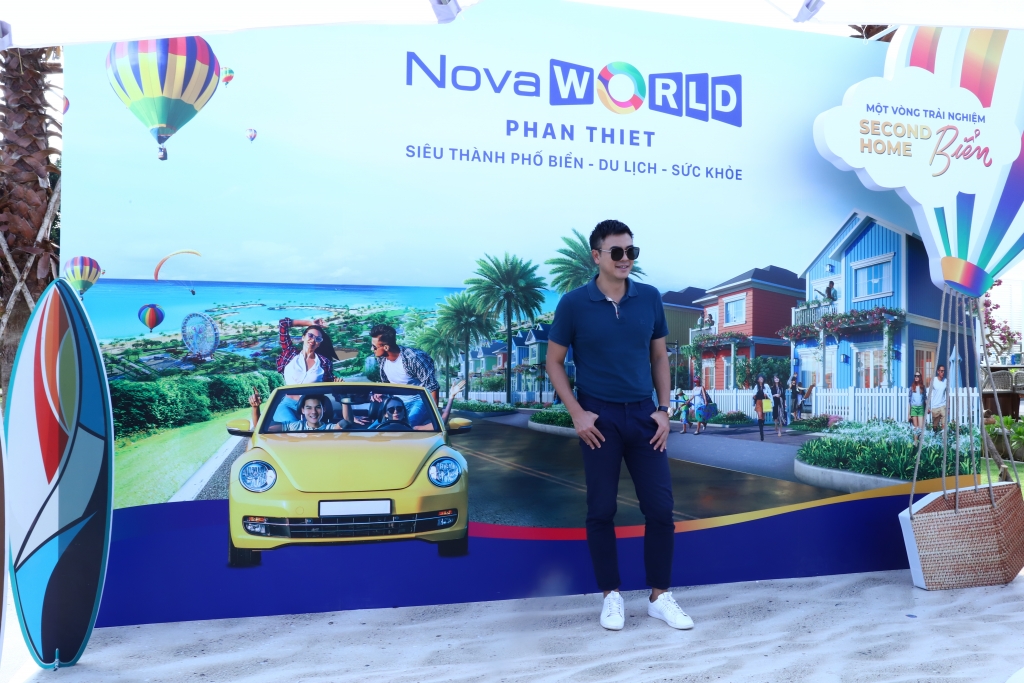 Tuấn Tú cho biết muốn cả nhà có những chuyến nghỉ dưỡng ngắn ngày tại NovaWorld Phan Thiet nhằm giải tỏa stress và tái tạo năng lượng sau bộn bề công việc, cuộc sống
