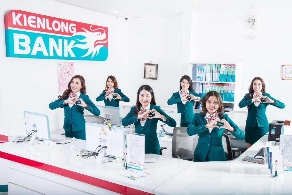 6.	Kienlongbank dành một khoản ngân sách nhất định cộng hưởng với sự hưởng ứng tích cực của tập thể cán bộ, nhân viên, cộng tác viên Ngân hàng  triển khai các dự án vì cộng đồng và chương trình an sinh xã hội