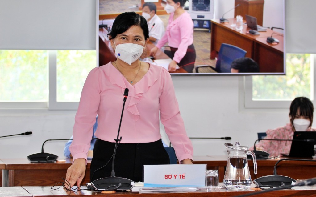 bà Nguyễn Thị Huỳnh Mai, Chánh văn phòng Sở Y tế TP Hồ Chí Minh tại buổi họp báo