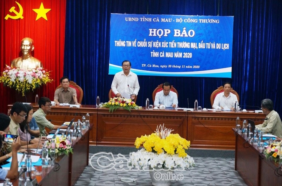 Quang cảnh cuộc họp báo (Ảnh: Báo Cà Mau)