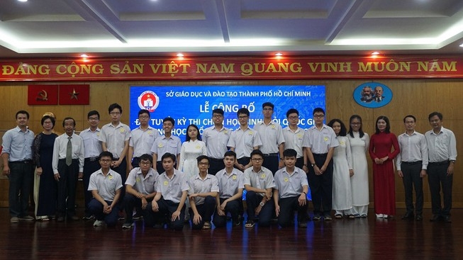 Đoàn học sinh TP HCM xuất quân dự kỳ thi học sinh giỏi quốc gia