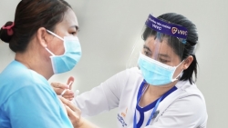 TP Hồ Chí Minh ưu tiên tiêm vắc xin cho người lao động nhập cư