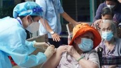 Từ ngày 10/12, TP Hồ Chí Minh triển khai tiêm mũi 3 vaccine phòng COVID-19