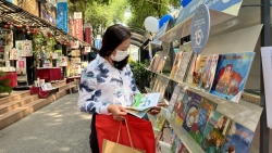 Ra mắt tủ sách Văn chương và Mỹ thuật tại Đường Sách TP Hồ Chí Minh