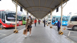 Bến xe vắng khách, đường phố Thủ đô thông thoáng trong ngày đầu nghỉ Tết Dương lịch