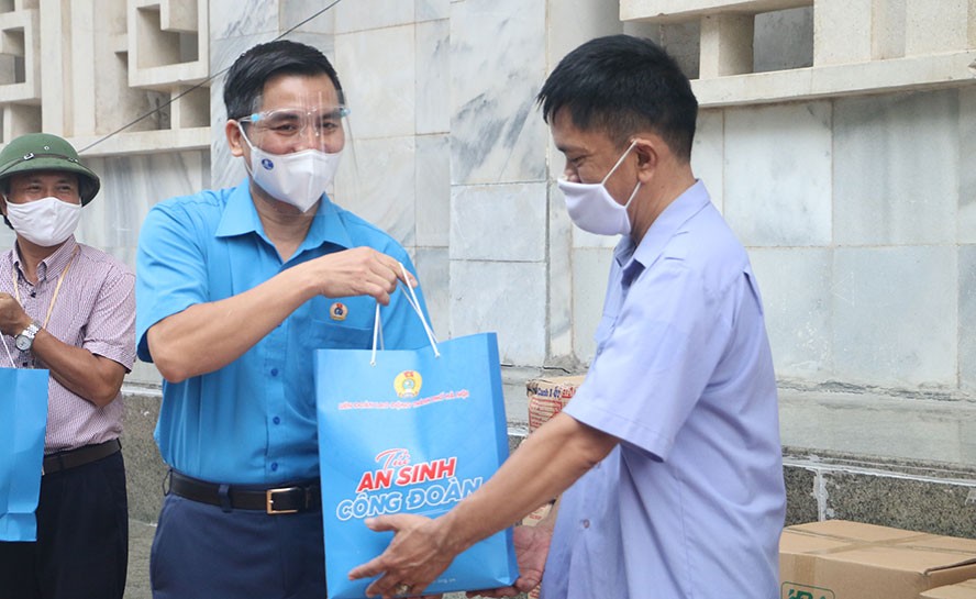 Tăng cường kết nối, hỗ trợ đoàn viên, công nhân bị F0