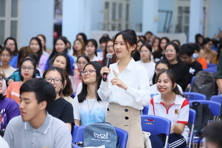 Huấn luyện kỹ năng tự vệ cho sinh viên trường Đại học Hà Nội