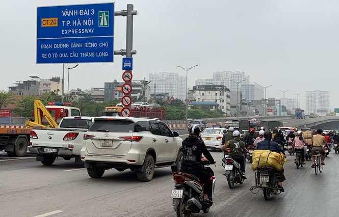 Cấm toàn bộ phương tiện trên đường vành đai 3 trên cao đoạn Mai Dịch - cầu Thăng Long