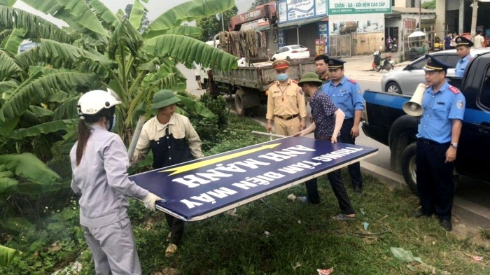 Hà Nội: Giải tỏa gần 1.000 trường hợp vi phạm hành lang an toàn giao thông