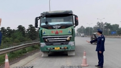Sớm triển khai lắp đặt cân tải trọng xe tự động tại cầu Thăng Long