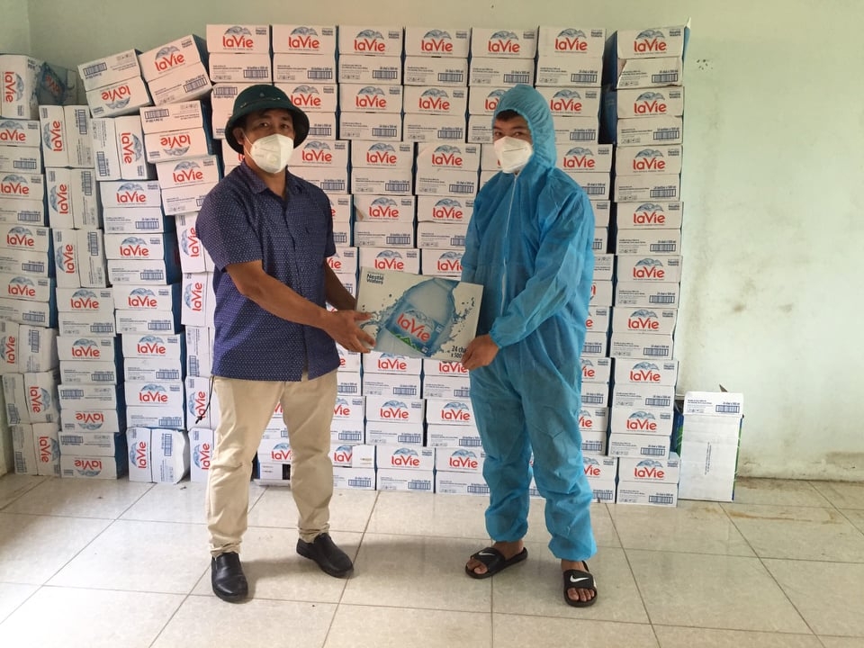 Chung sức cùng cộng đồng đẩy lùi dịch bệnh Covid-19