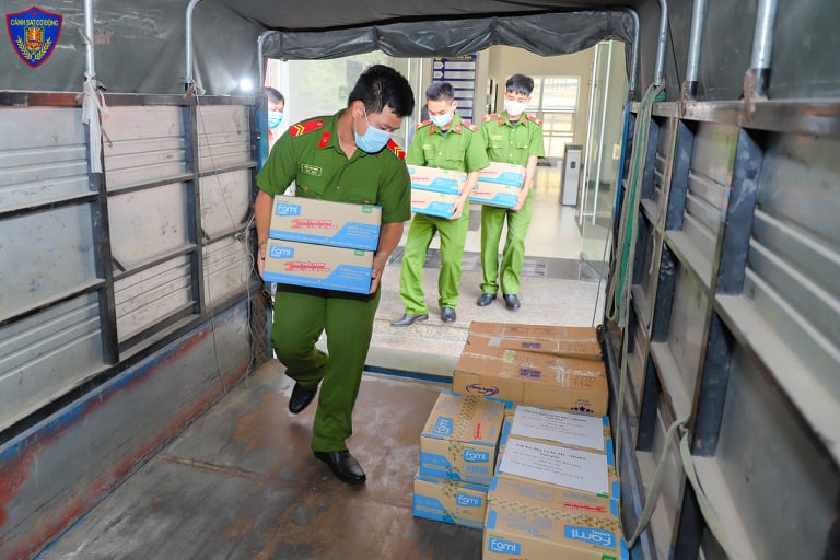 Chung sức cùng cộng đồng đẩy lùi dịch bệnh Covid-19