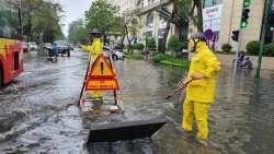 Hà Nội: Tăng cường ứng trực đảm bảo an toàn giao thông trước mưa lớn